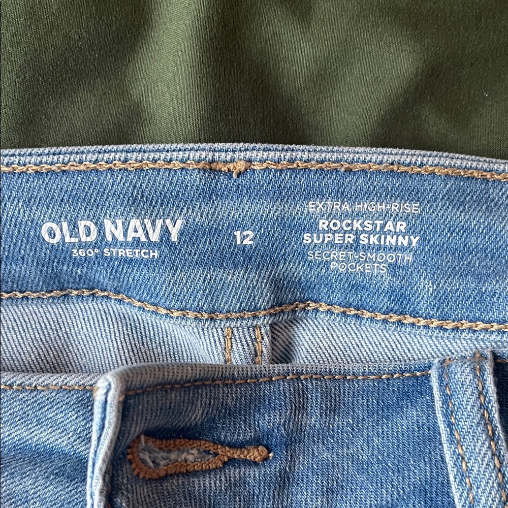 Old Navy Light Blue Straight Leg Jeans - Picture 3 of 4